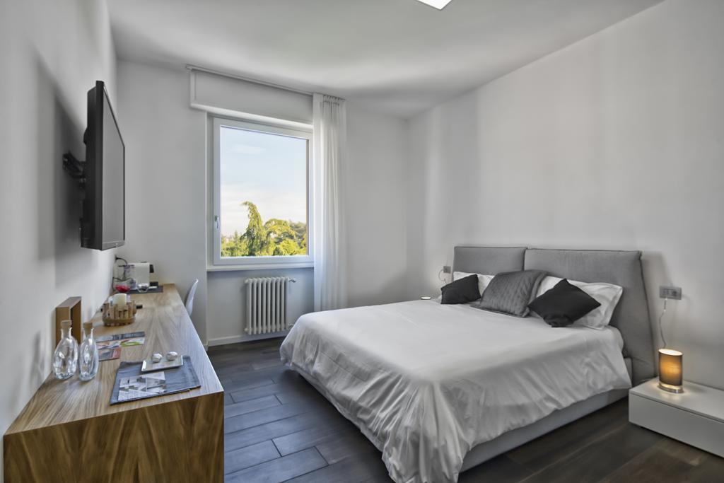Suite Vogue Luce Voghera Exteriör bild